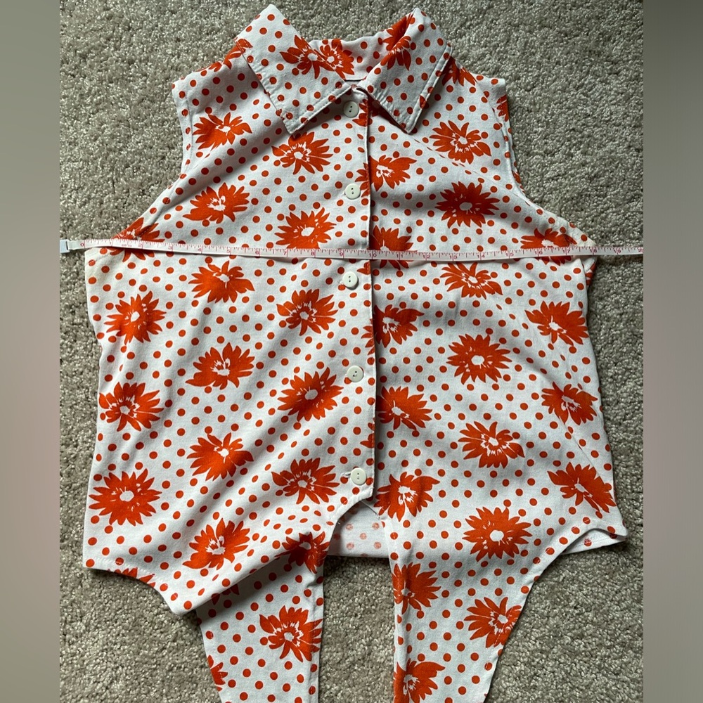 Vintage Floral Sleeveless Tie-Front Top - Red and White - Picture 6 of 16